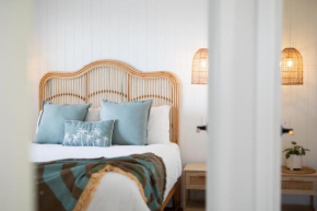 Sanbis Cabin - hidden boutique retreat, sea views